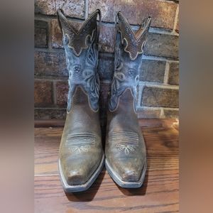 Ariat Cowgirl Boots w/ heel - Size 9